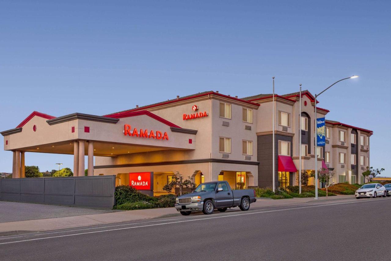 Hotel Ramada By Wyndham Marina Esterno foto