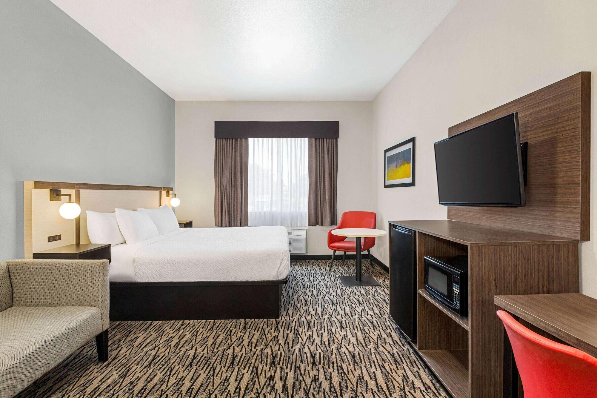 Hotel Ramada By Wyndham Marina Esterno foto